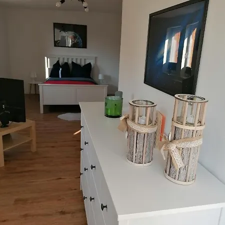 Im Lehm-fachwerkhaus Mit 3 Einzelnen Schlafzimmern Je Mit Tv *